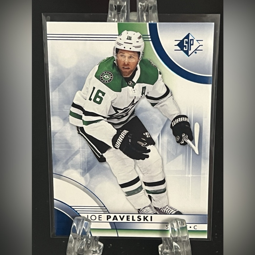Joe Pavelski 2023-2024 SP Hockey - Blue Dallas Stars Hard Case and clear slip